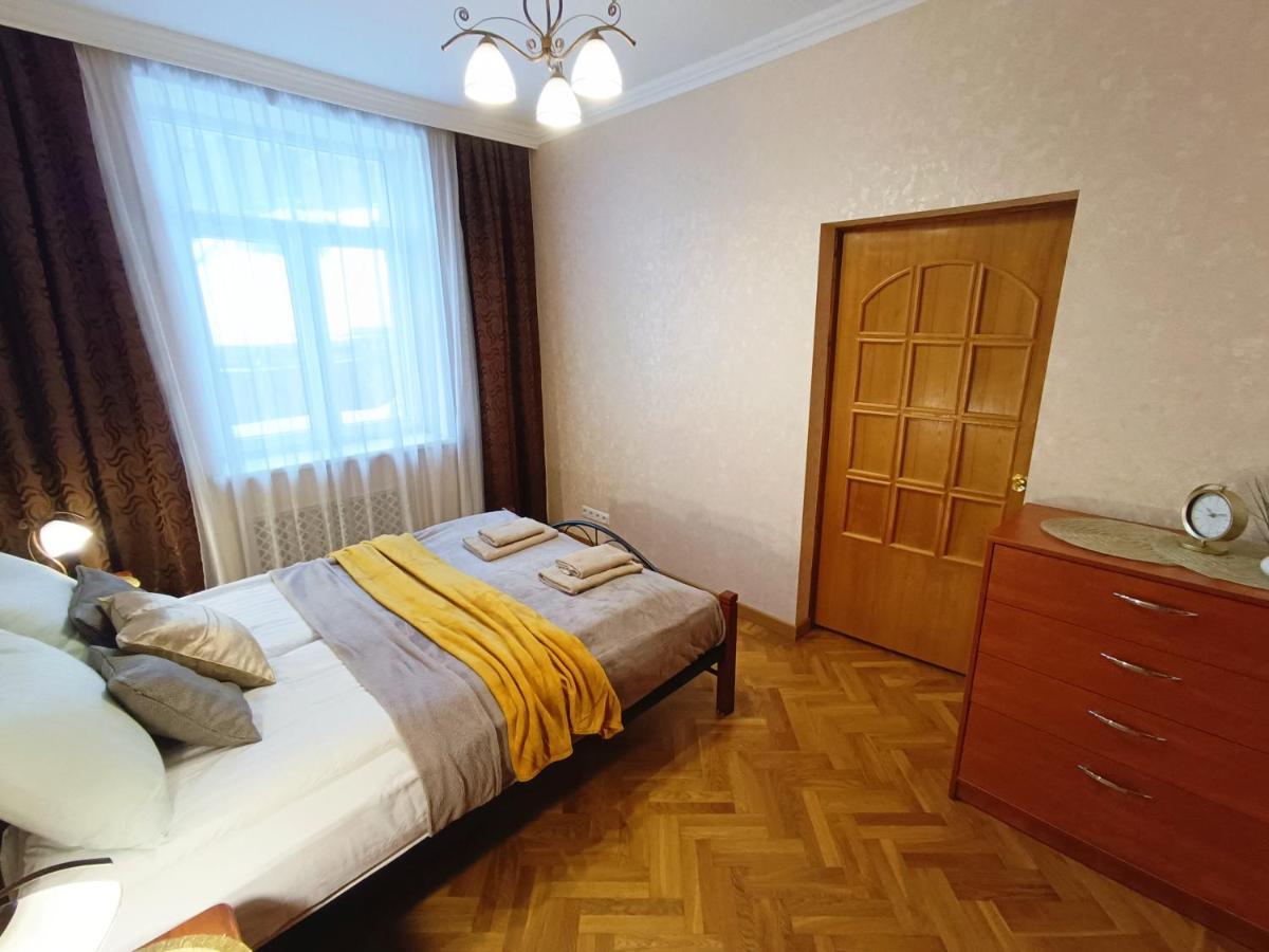 Old Town Retreat With Stunning Views 2 Bedroom Apartment Nearby The Church Of Saint Peter Riga Eksteriør billede