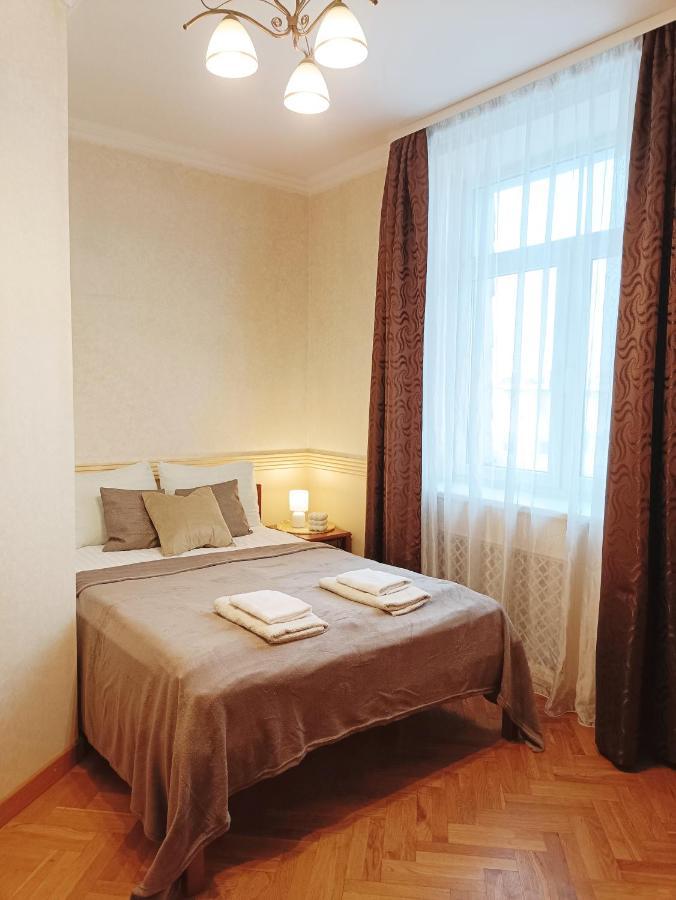 Old Town Retreat With Stunning Views 2 Bedroom Apartment Nearby The Church Of Saint Peter Riga Eksteriør billede