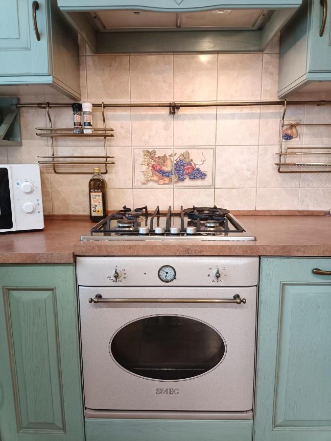 Old Town Retreat With Stunning Views 2 Bedroom Apartment Nearby The Church Of Saint Peter Riga Eksteriør billede
