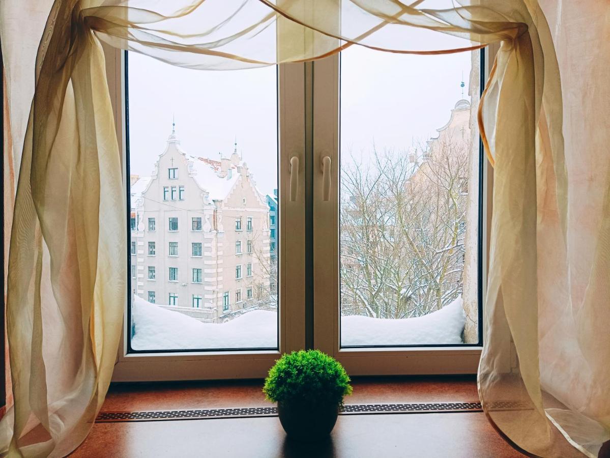 Old Town Retreat With Stunning Views 2 Bedroom Apartment Nearby The Church Of Saint Peter Riga Eksteriør billede